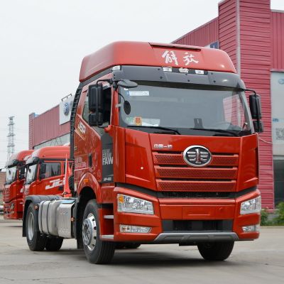 Kuo skiriasi CA4180P66K25E6 4X2 ir CA4180P66K25E6 6X4?